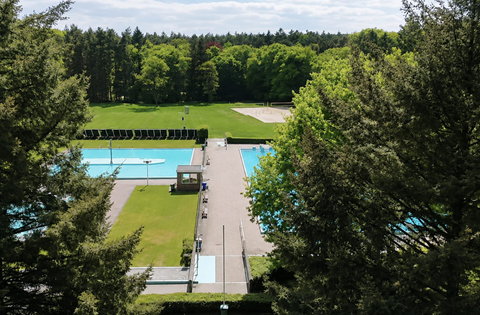 Bosbad De Vuursche  vandaag weer open