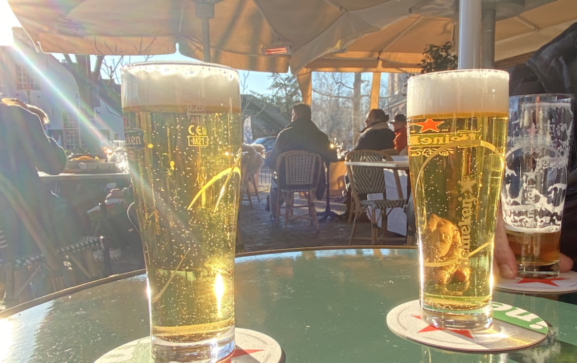 Duizenden mensen in Laren drinken te veel volgens nieuwe alcoholnorm