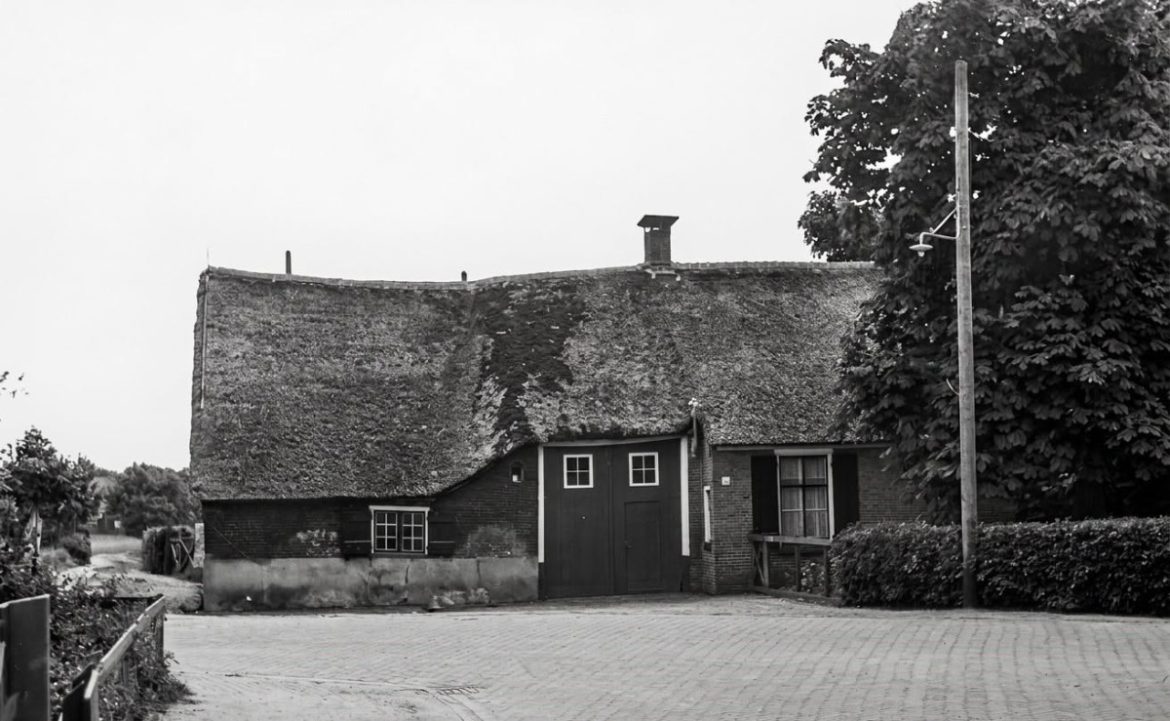 Wie herkent deze boerderij?