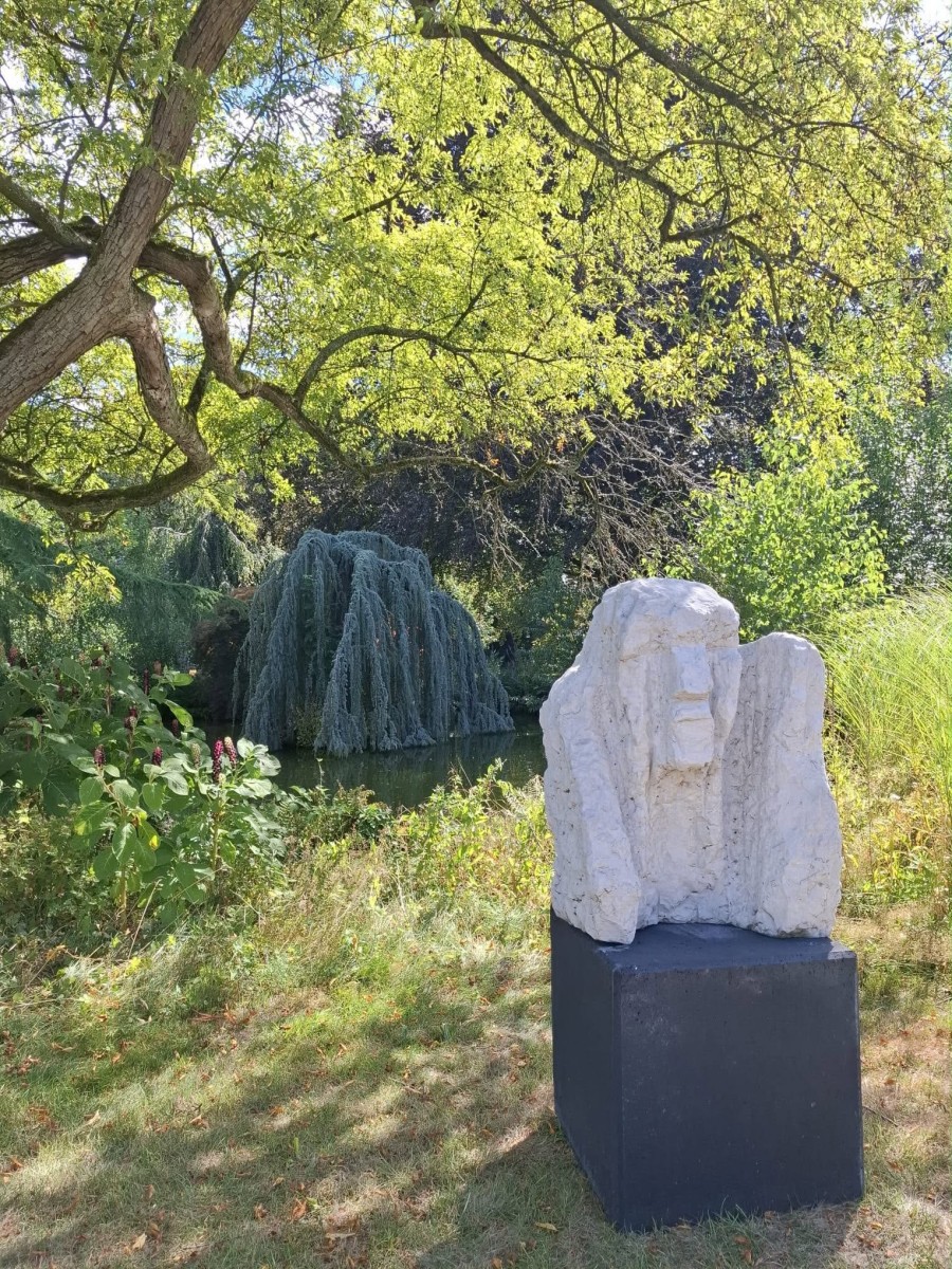 Twee nieuwe kunstwerken voor beeldentuin Rosa Spier Huis