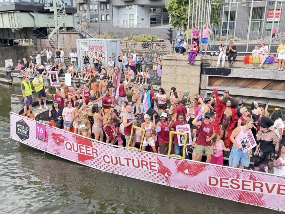 (repo) NOS over Canal parade