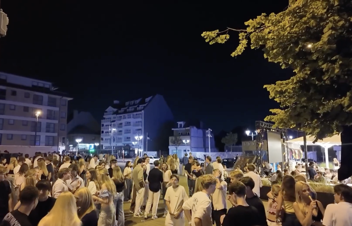 Nederlandse politie helpt Belgische collegae om Gooise jongeren in Knokke in de gaten te houden!