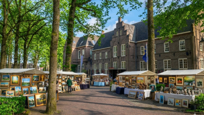 Ontdek het culturele en sociale hart van Laren tijdens de Open (Brink) Huis dag en Kunstmarkt
