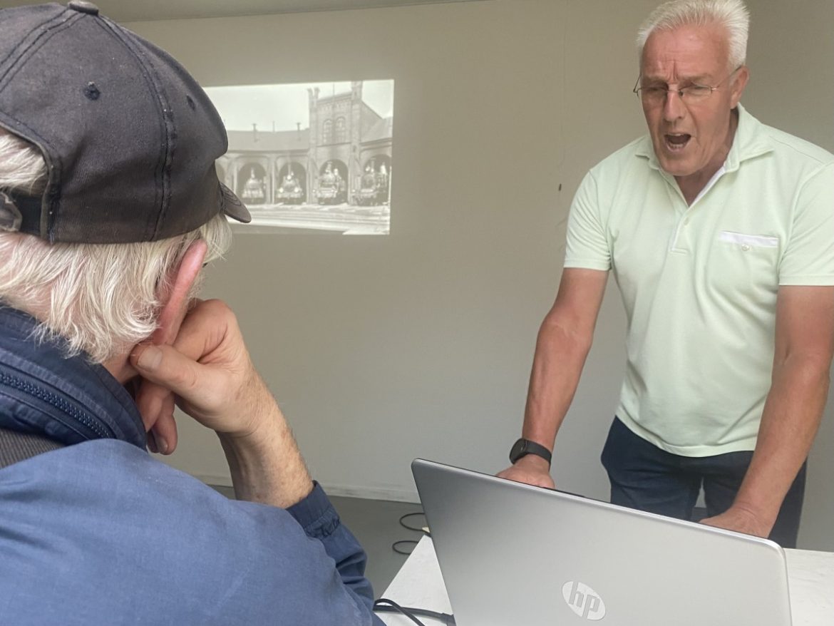 Rasverteller Frans Ruijter geeft lezing in de Hut van Mondriaan over de opkomst en teloorgang van  de Kolonie van de Internationale Broederschap