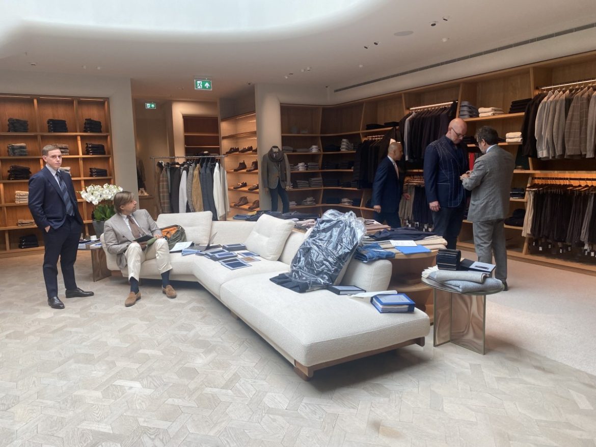 Italiaanse meester kleermakers Attolini geven Trunkshow bij Pauw