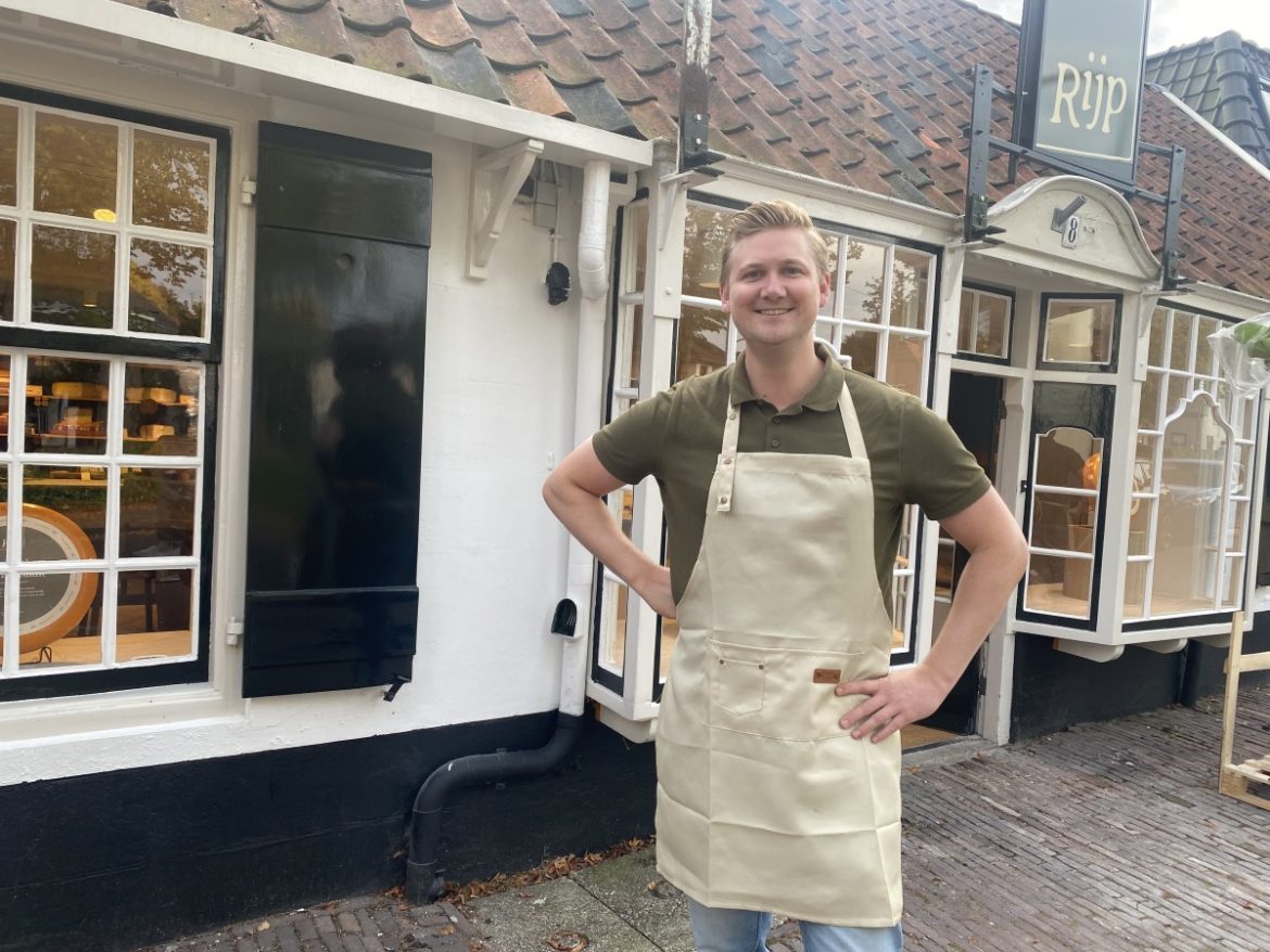 Max (29) uit Huizen opent kaasspeciaalzaak in Laren: ’Kaas is gewoon een prachtig, veelzijdig product’