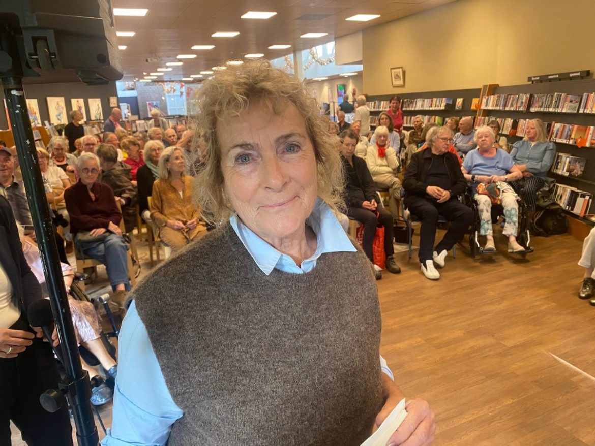 Marianne Manders had technisch beter verdiend bij interessante lezing over Dorus, haar vader