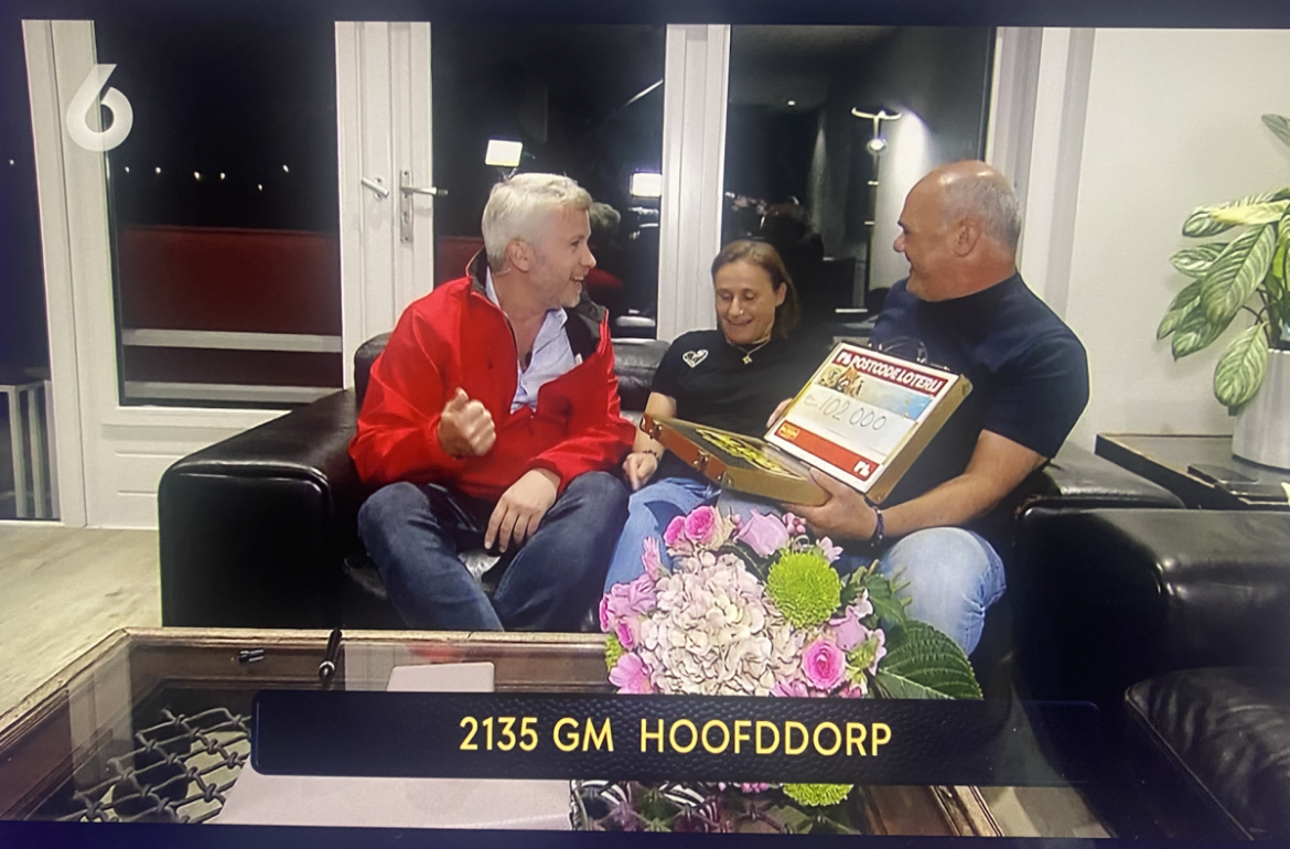 Winston gaat in de Telegraaf vandaag met de miljoenenbillen bloot