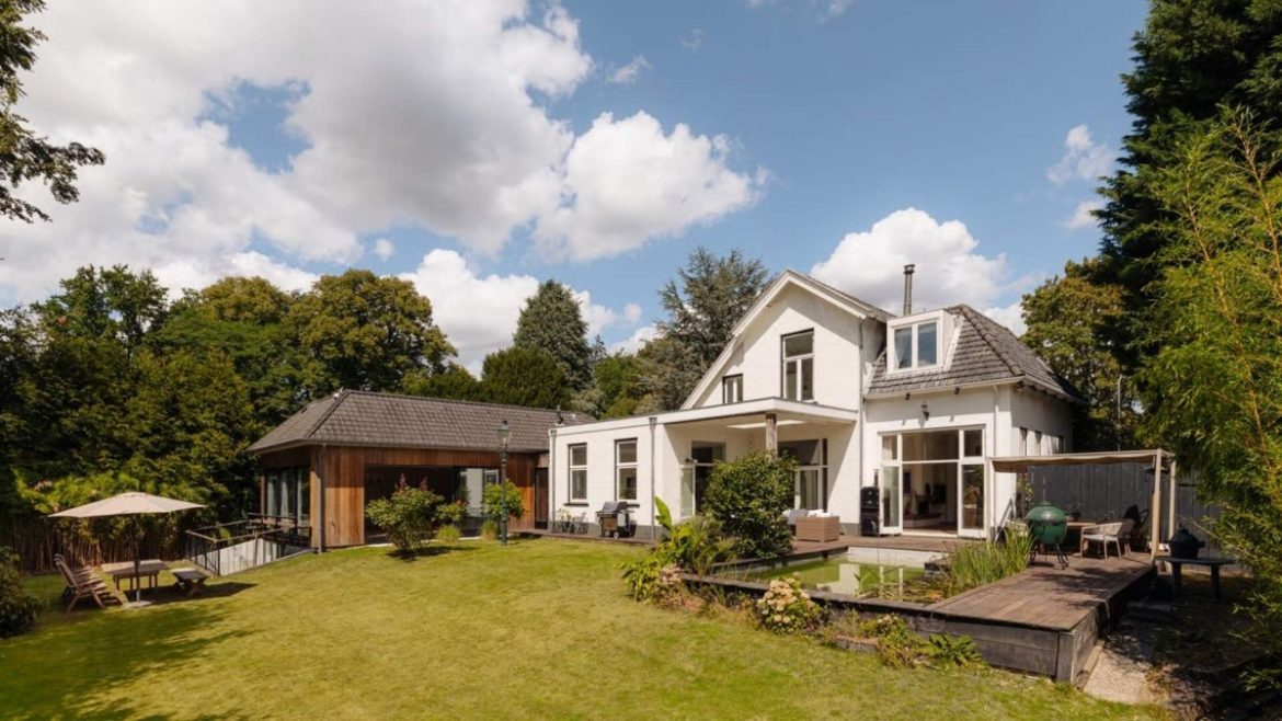 Open Huizen Dag: zonder afspraak binnengluren in Gooise miljoenenvilla’s.45 huizen tussen 390.000 en 2.450.000 euro