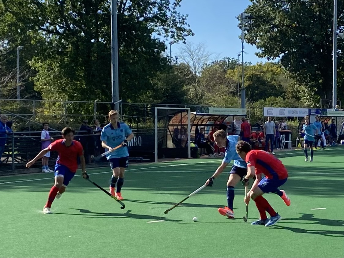 Laren heren winnen met 3-2 thuis van Voordaan
