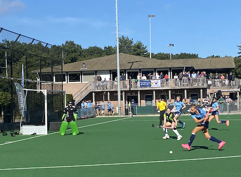 Laren dames 1 hakt Helmond thuis in de pan 8-1