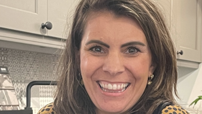 Telegraaf: Inge (41) weet alles van de Gooische hotspots: ’Mijn kinderen eten graag oesters en kaviaar’