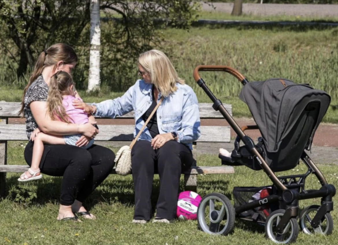 Bijeenkomst over steun voor ouders en kinderen in Brinkhuis